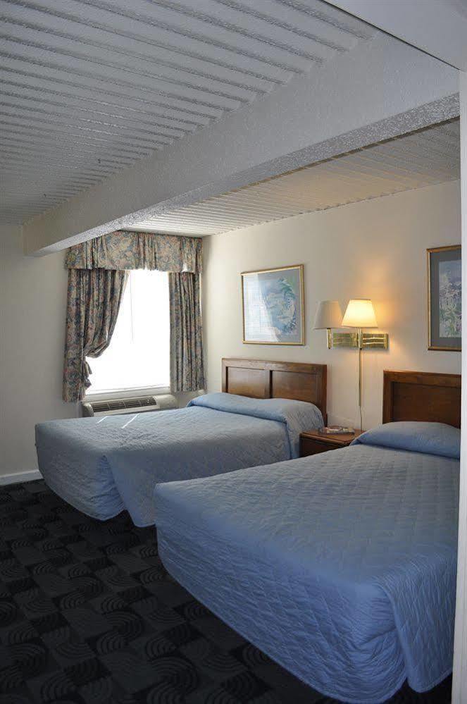 The Diplomat Family Motel Миртл-Бич Экстерьер фото